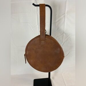 Universal Tread circle bag